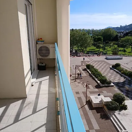 Bright Near With Pool Апартаменты